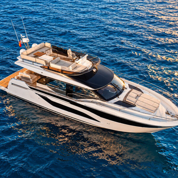 LA FAMILIA – Prestige 4.9 Flybridge 3 LA FAMILIA Prestige 4.9 Flybridge at anchor off Mallorca